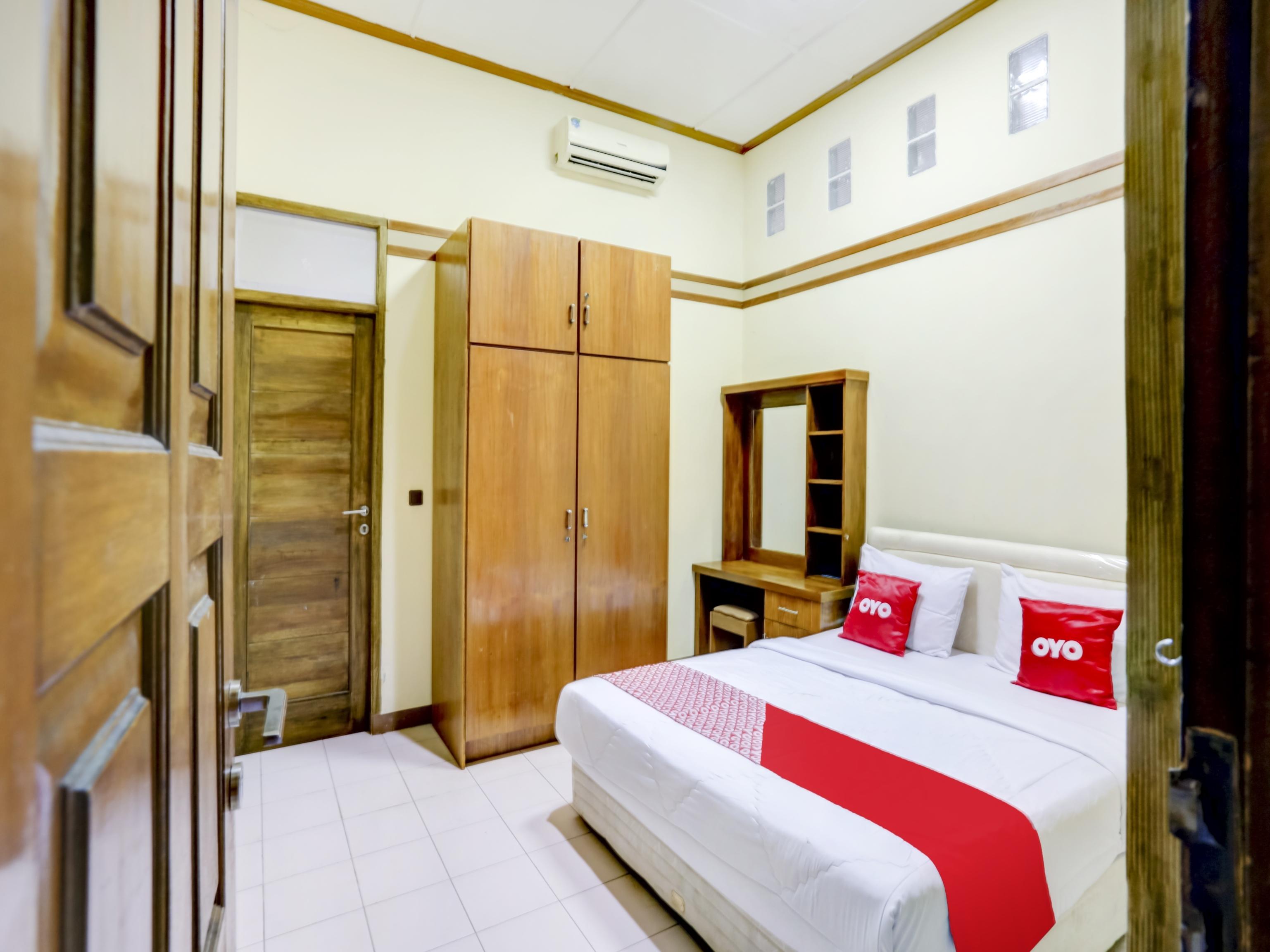 Oyo 90066 Tobana Pejaten House Jakarta Exterior photo