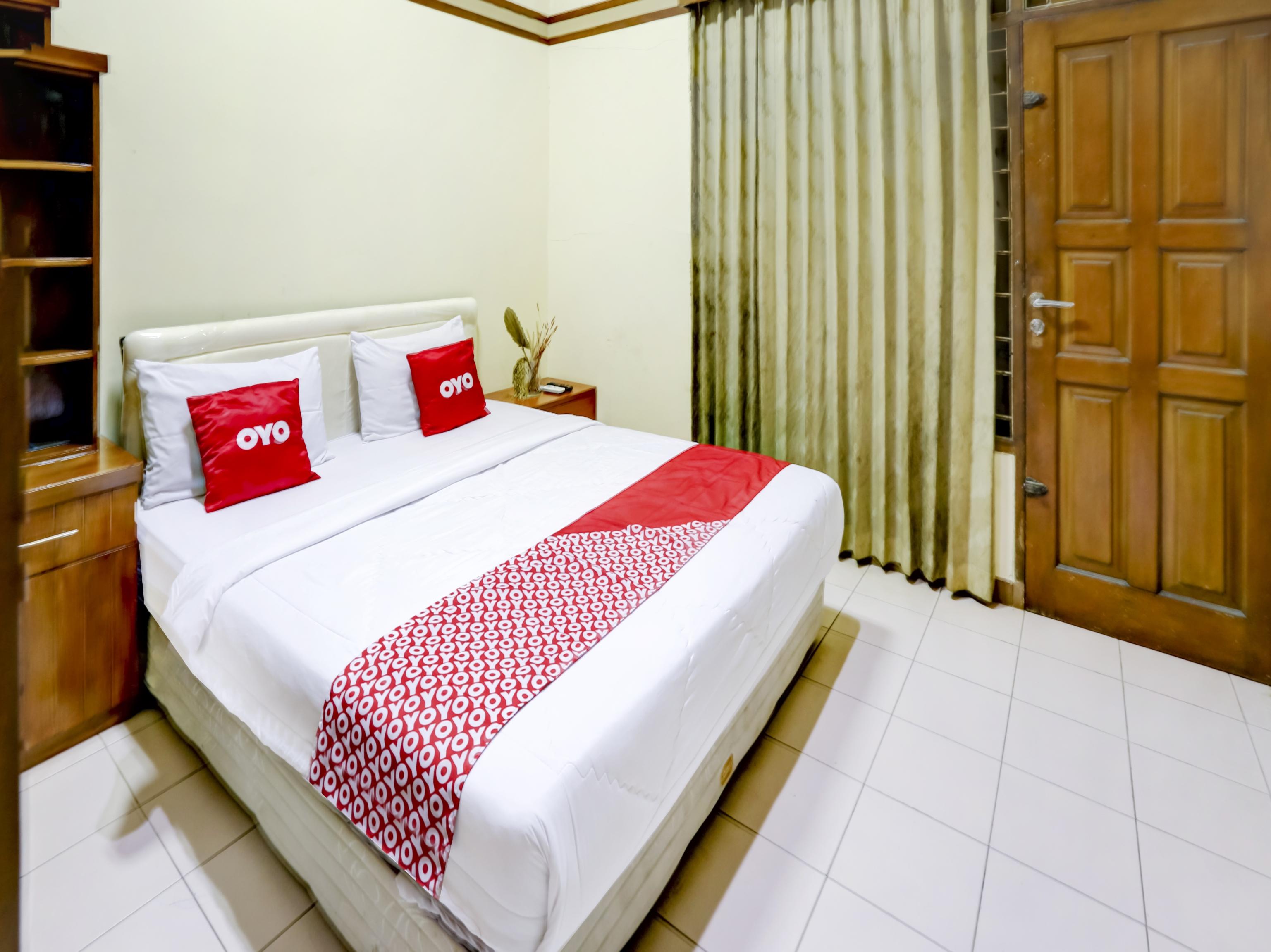 Oyo 90066 Tobana Pejaten House Jakarta Exterior photo