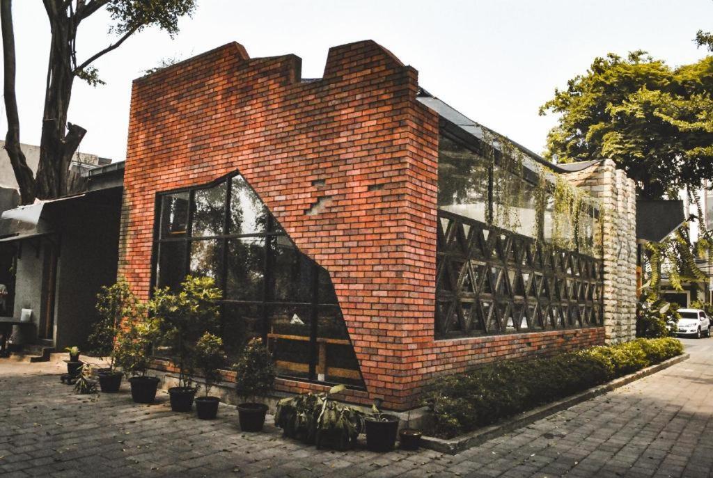 Oyo 90066 Tobana Pejaten House Jakarta Exterior photo